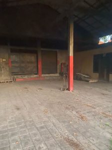 Gudang strategis di Kebon Iwa, Ubung Kaja, Denpasar Barat, cocok untuk usaha dan penyimpanan barang.
