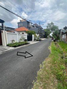 Tanah bonus 5 are di Jayagiri, Denpasar Timur dengan bangunan di lokasi strategis.