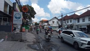 Ruko 2 lantai strategis di Padangsambian, Denpasar, cocok untuk bisnis dan investasi properti. Lokas.