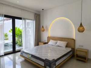 Villa di Seaside Modern dekat Canggu dengan 2 kamar tidur dan pemandangan laut yang menakjubkan.