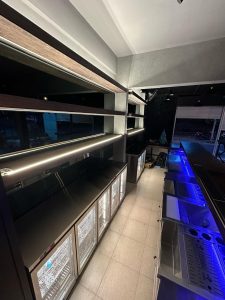 Bar dan restoran modern di pusat Canggu, Bali, siap operasional untuk peluang bisnis yang menguntung.