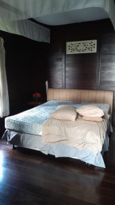 Properti rumah mewah dengan pemandangan gunung dan danau di Bedugul.